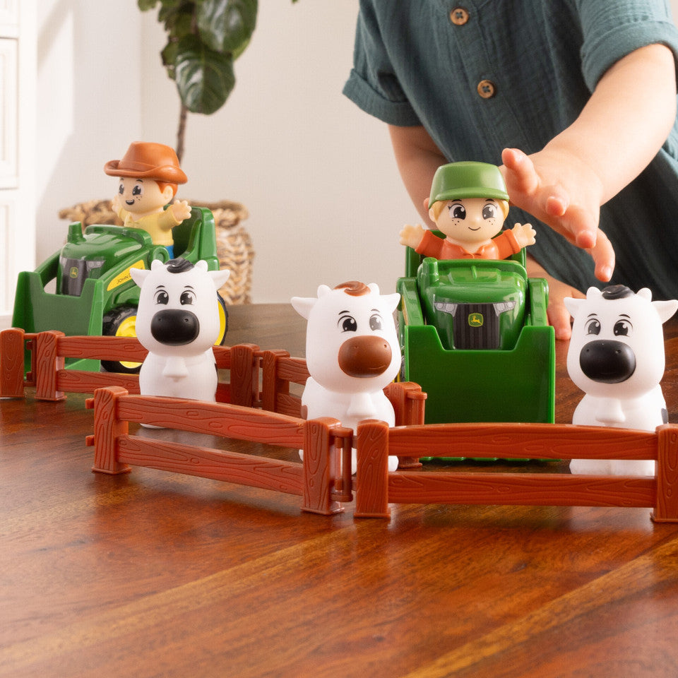 John Deere The Cows Are Out – Farm Toy Playset