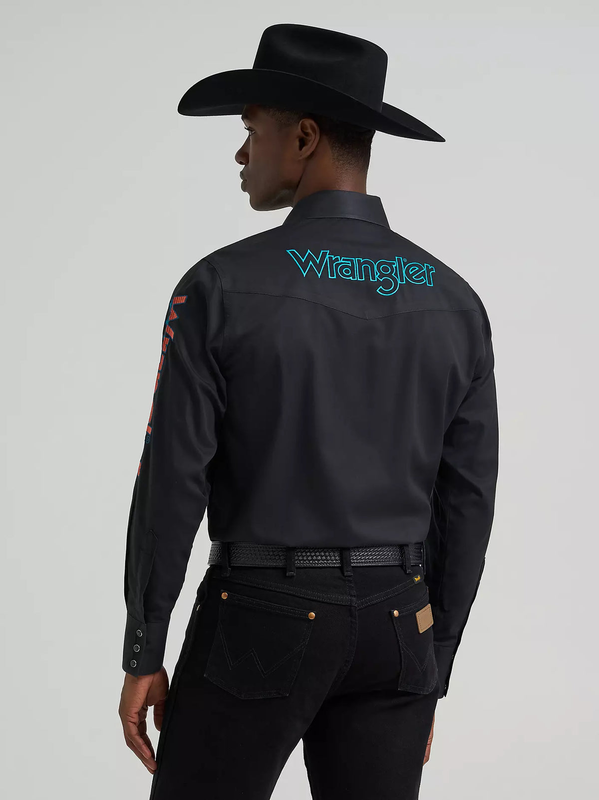 Wrangler® Men's Logo Long Sleeve Western Snap Shirt - Black