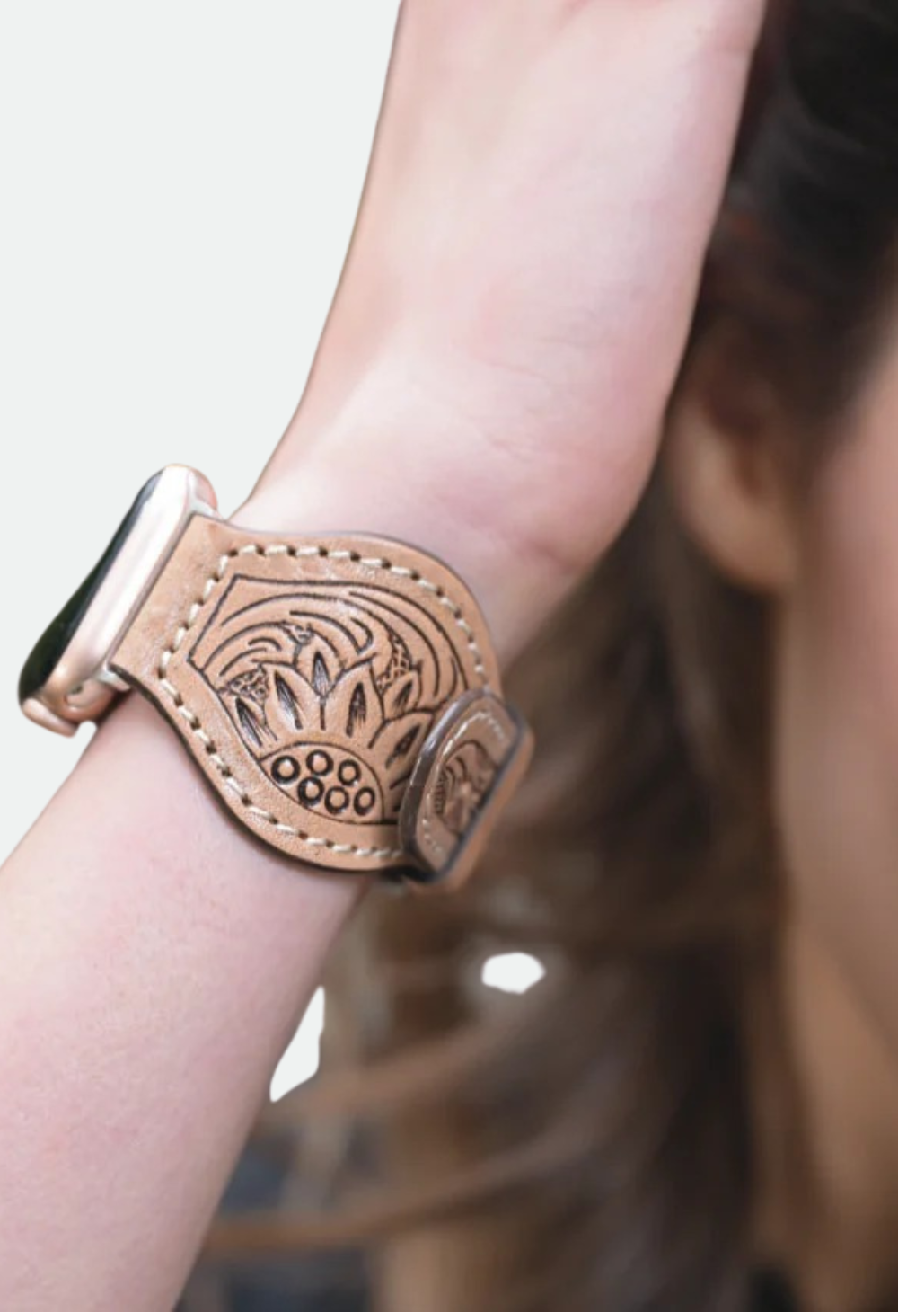 The Design Edge Women's Tooling Leather Rounded Apple Watch Strap – WS101