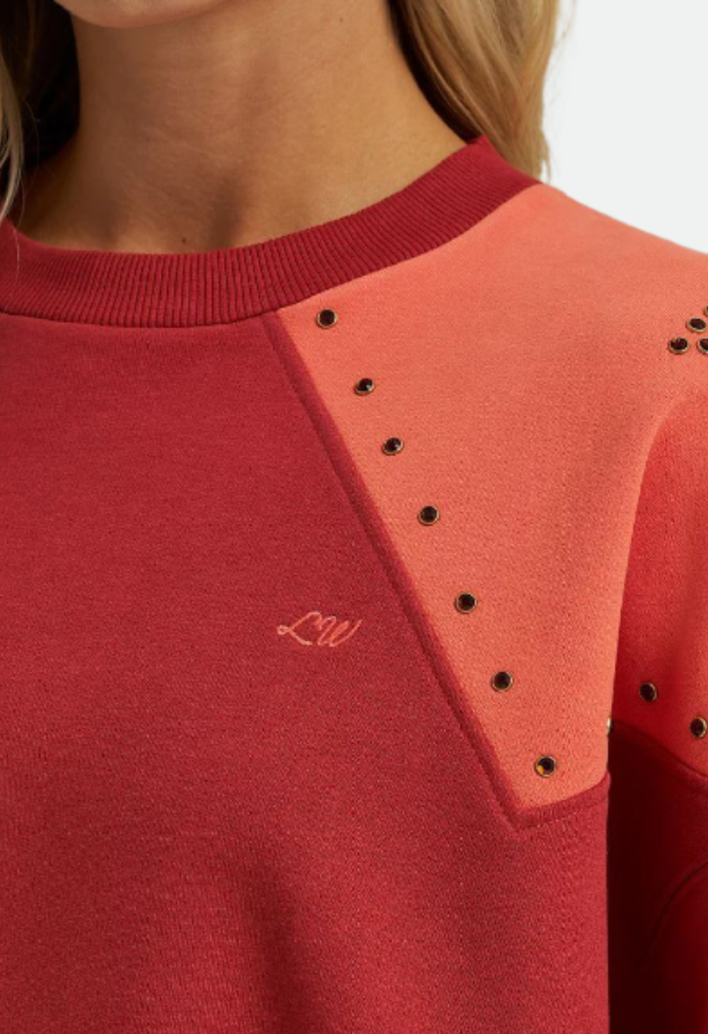 Wrangler Womens X Lainey Wilson Studded Star Crewneck Pullover - Red