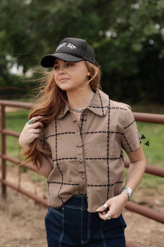 2 Fly Co Women’s A Bit of Details Short Sleeve Shirt