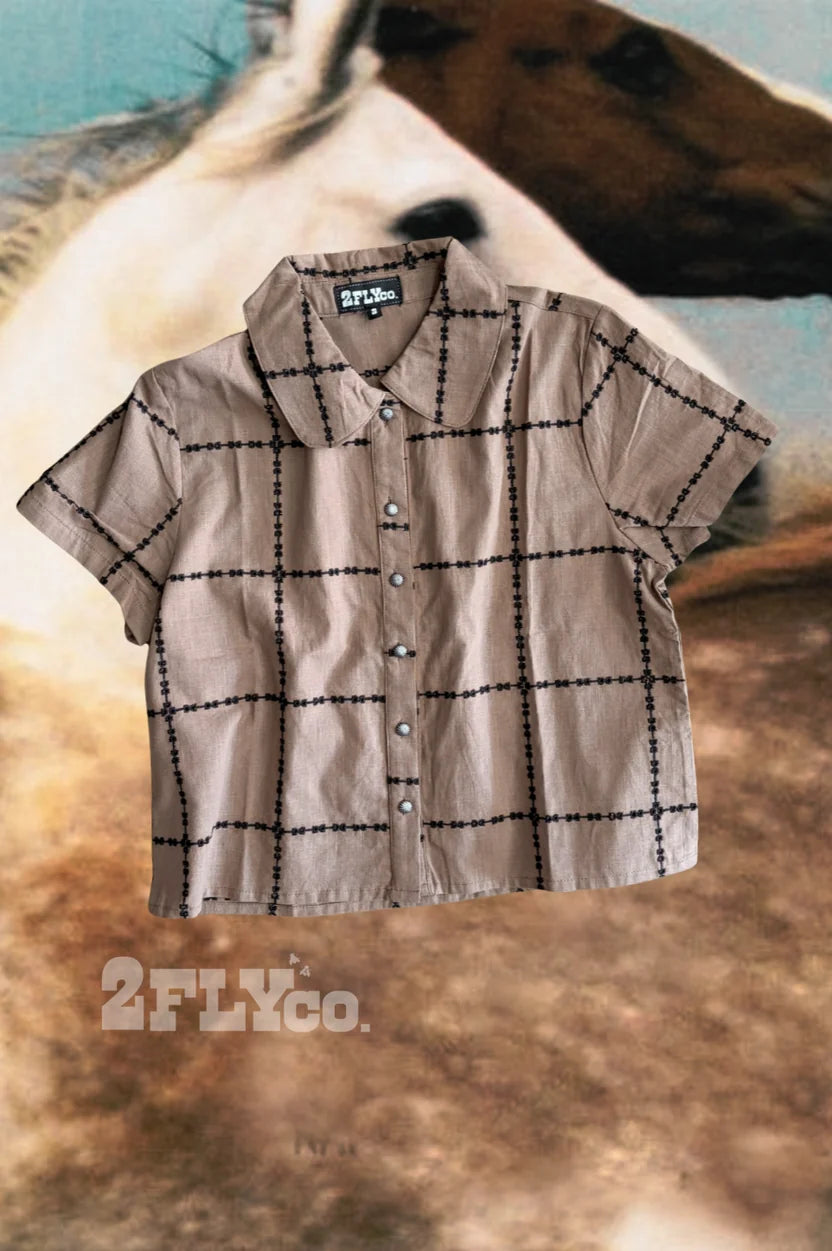 2 Fly Co Women’s A Bit of Details Short Sleeve Shirt