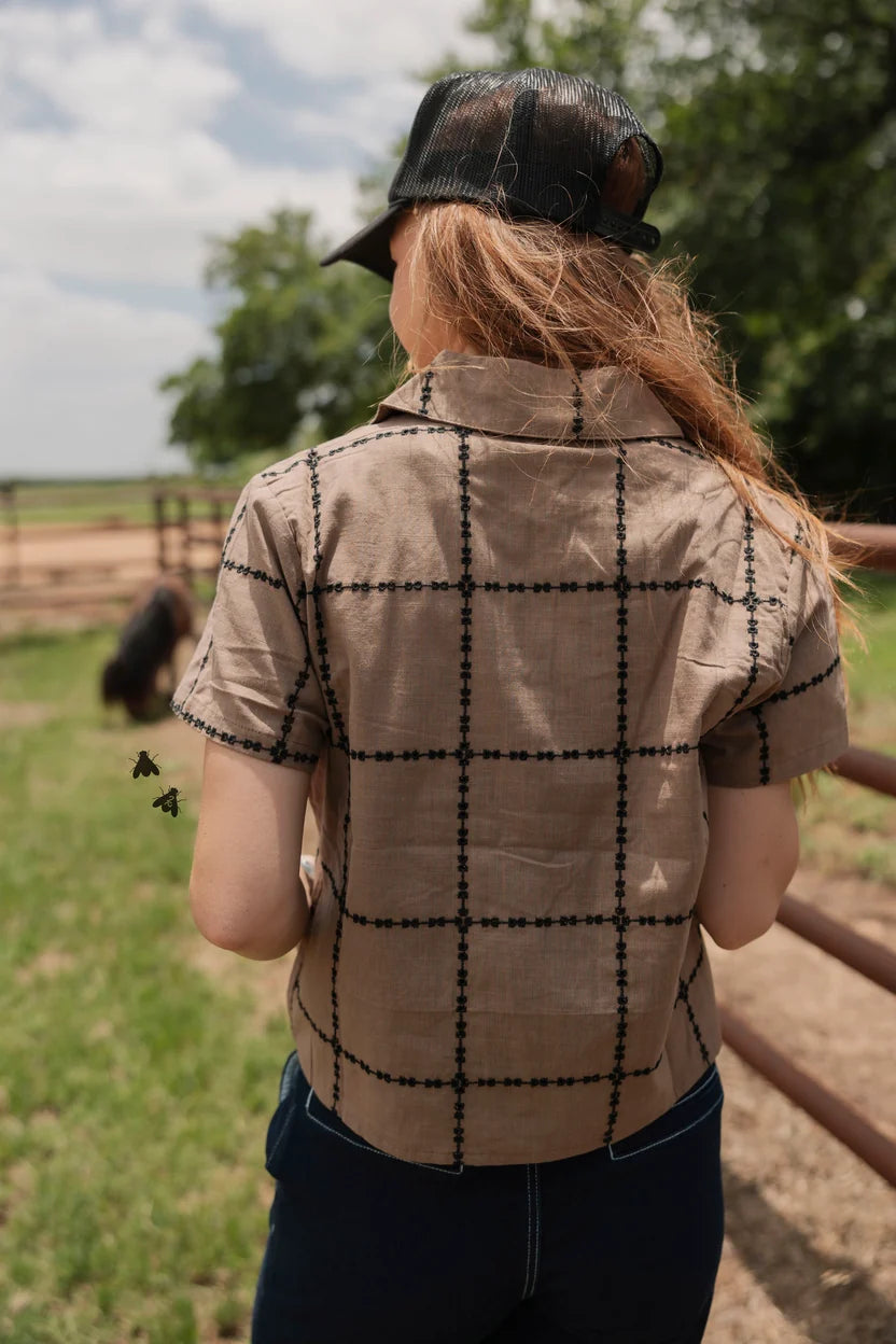 2 Fly Co Women’s A Bit of Details Short Sleeve Shirt