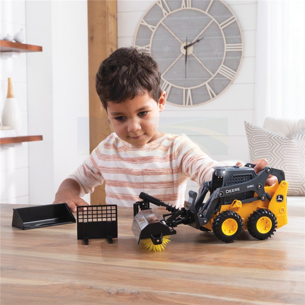 John Deere - 1:16 Big Farm 318G Skid Steer Set