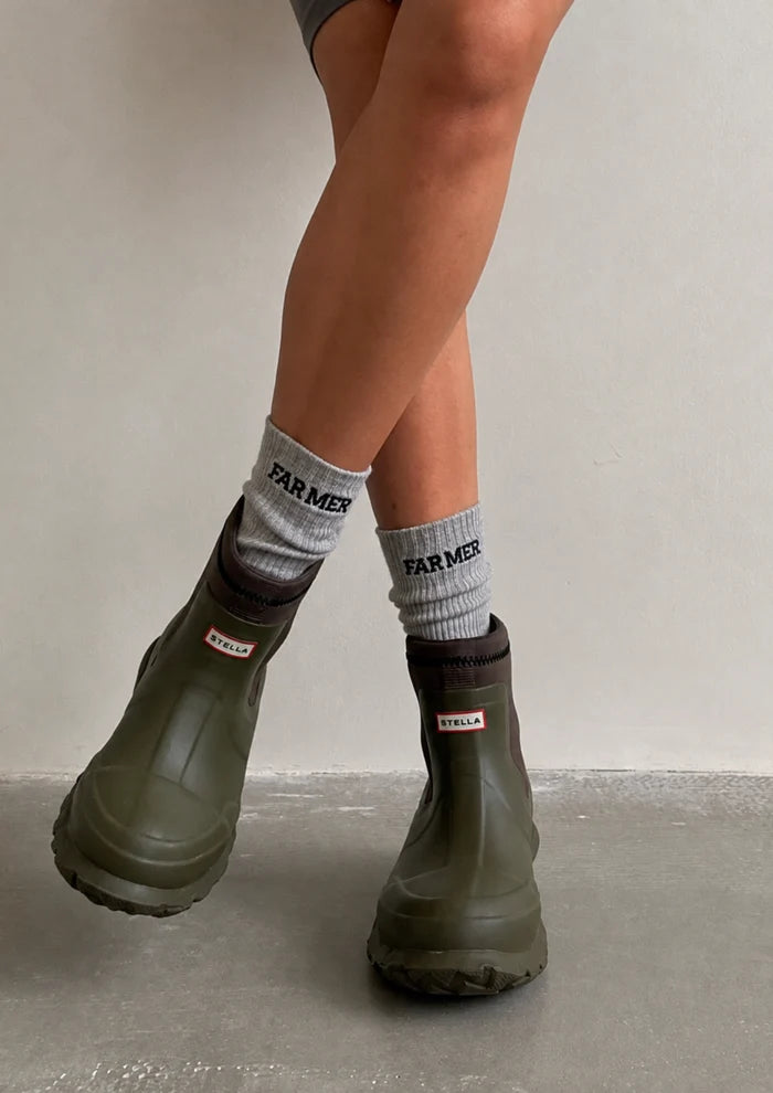 FAR MER Grey Gelding Socks – Unisex Ribbed Embroidered Socks