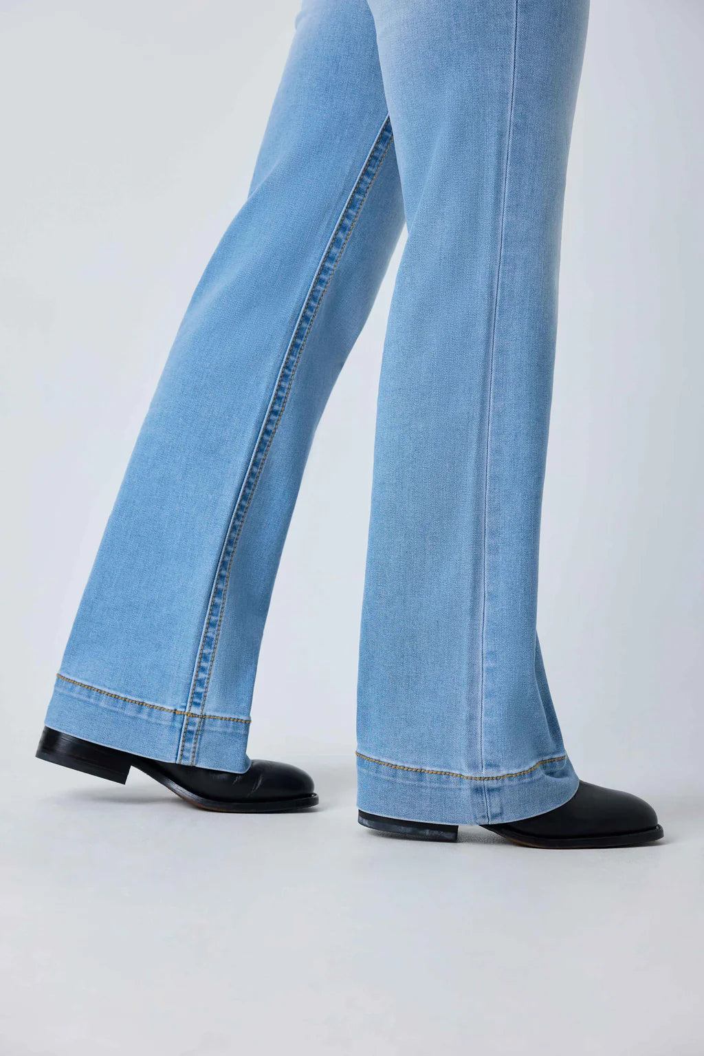 Ringers Western Indi Rodeo Saddle Stitch Womens High Rise Wide Bootleg Jean - Light Blue