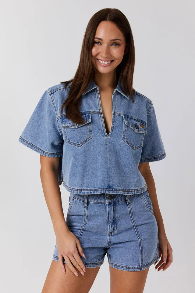 Ringers Western Women’s Iris Outback Denim Top – Light Blue
