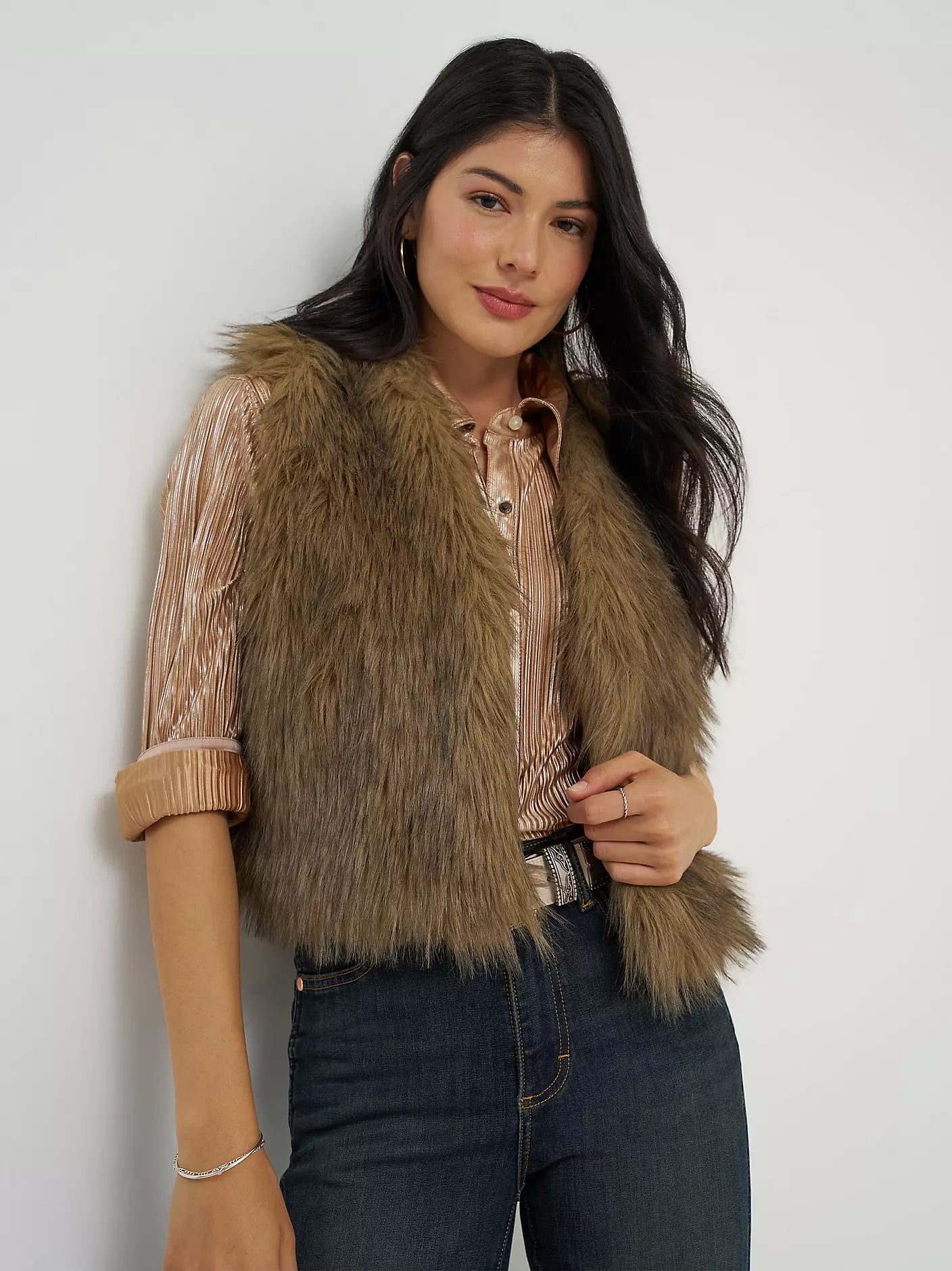 Wrangler Womens Lainey Wilson Faux Fur Vest Brown