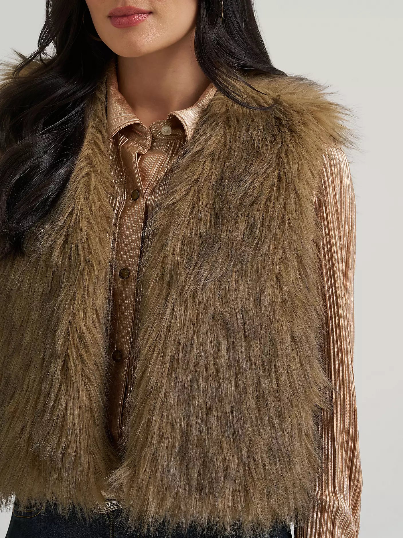 Wrangler Womens Lainey Wilson Faux Fur Vest Brown