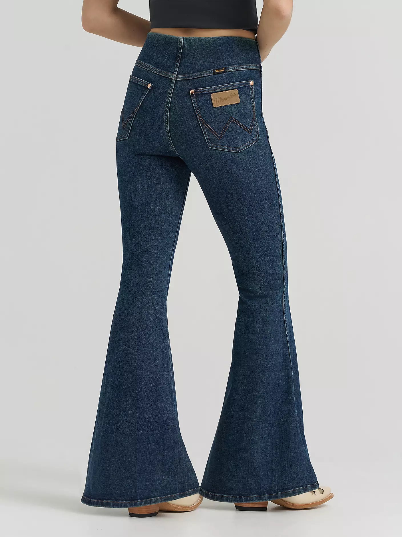 Wrangler Women's Lainey Wilson x Pull-On Bell Bottoms 32Leg