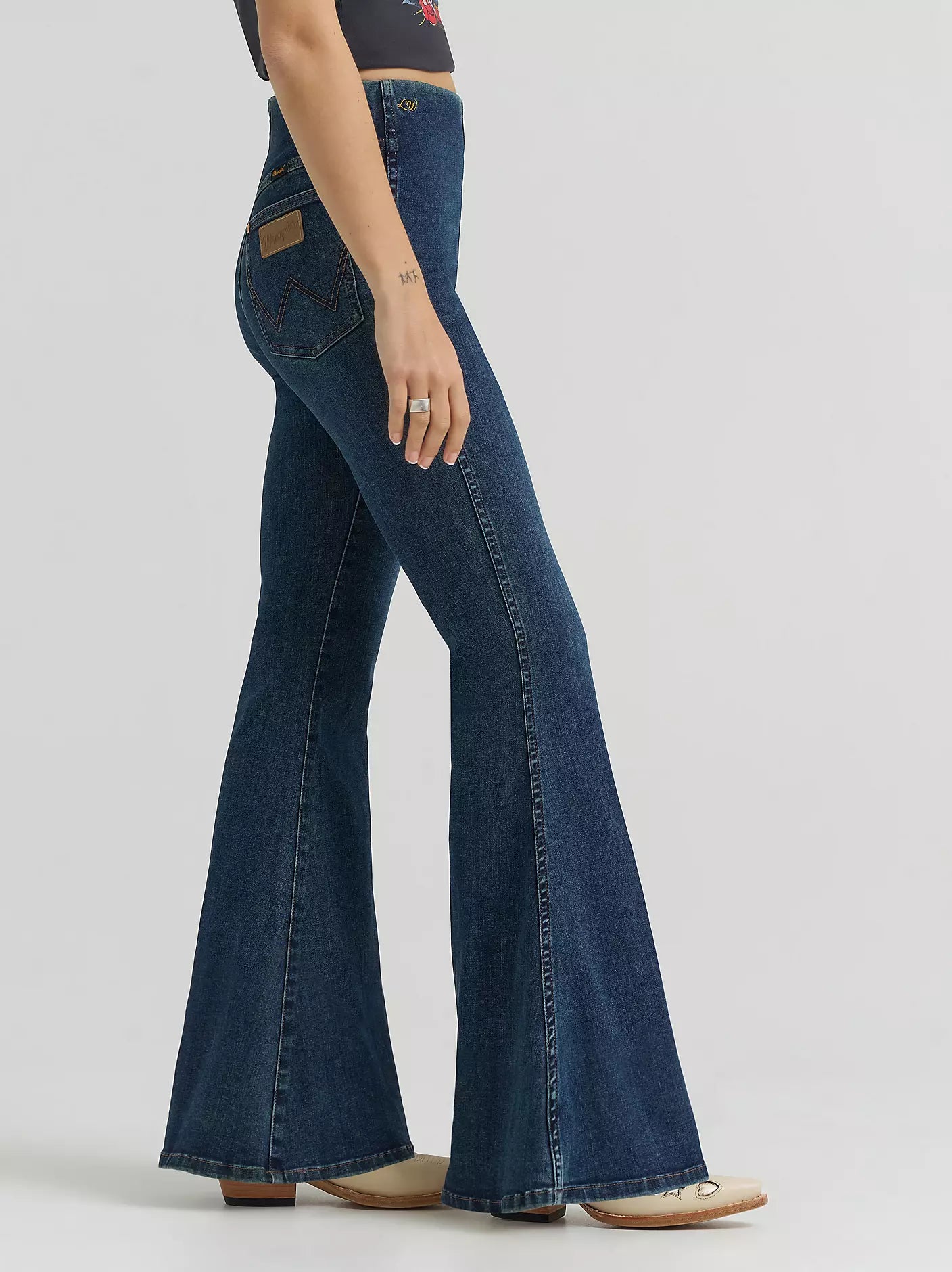 Wrangler Women's Lainey Wilson x Pull-On Bell Bottoms 32Leg