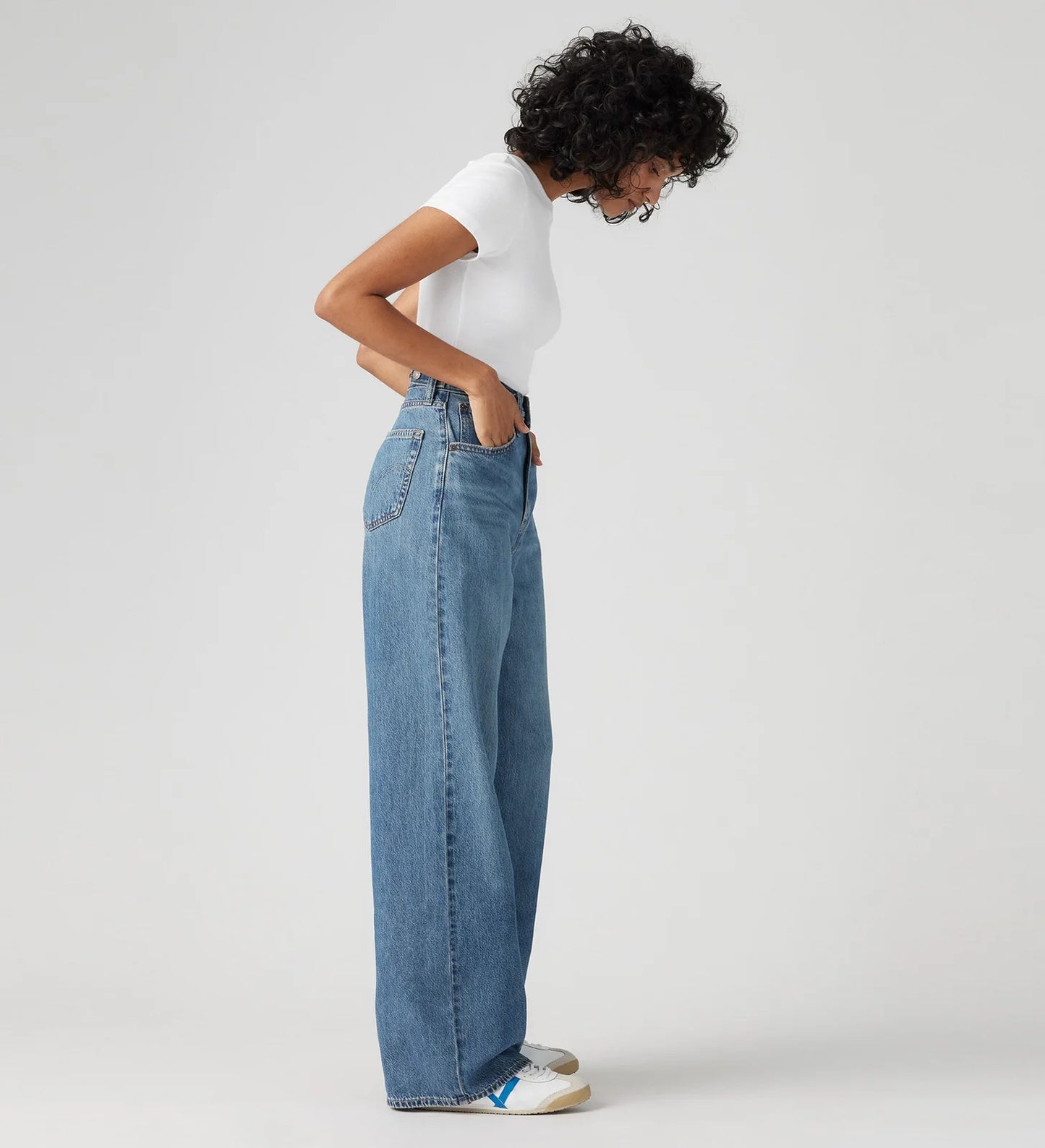 Levis Women's Cinch Baggy Lightweight Jeans - Chasing Dreams - Medium Wash - 31Leg