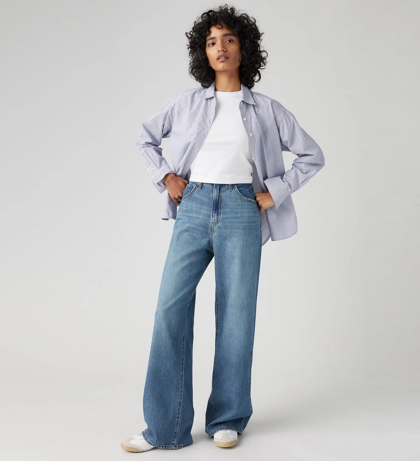 Levis Women's Cinch Baggy Lightweight Jeans - Chasing Dreams - Medium Wash - 31Leg
