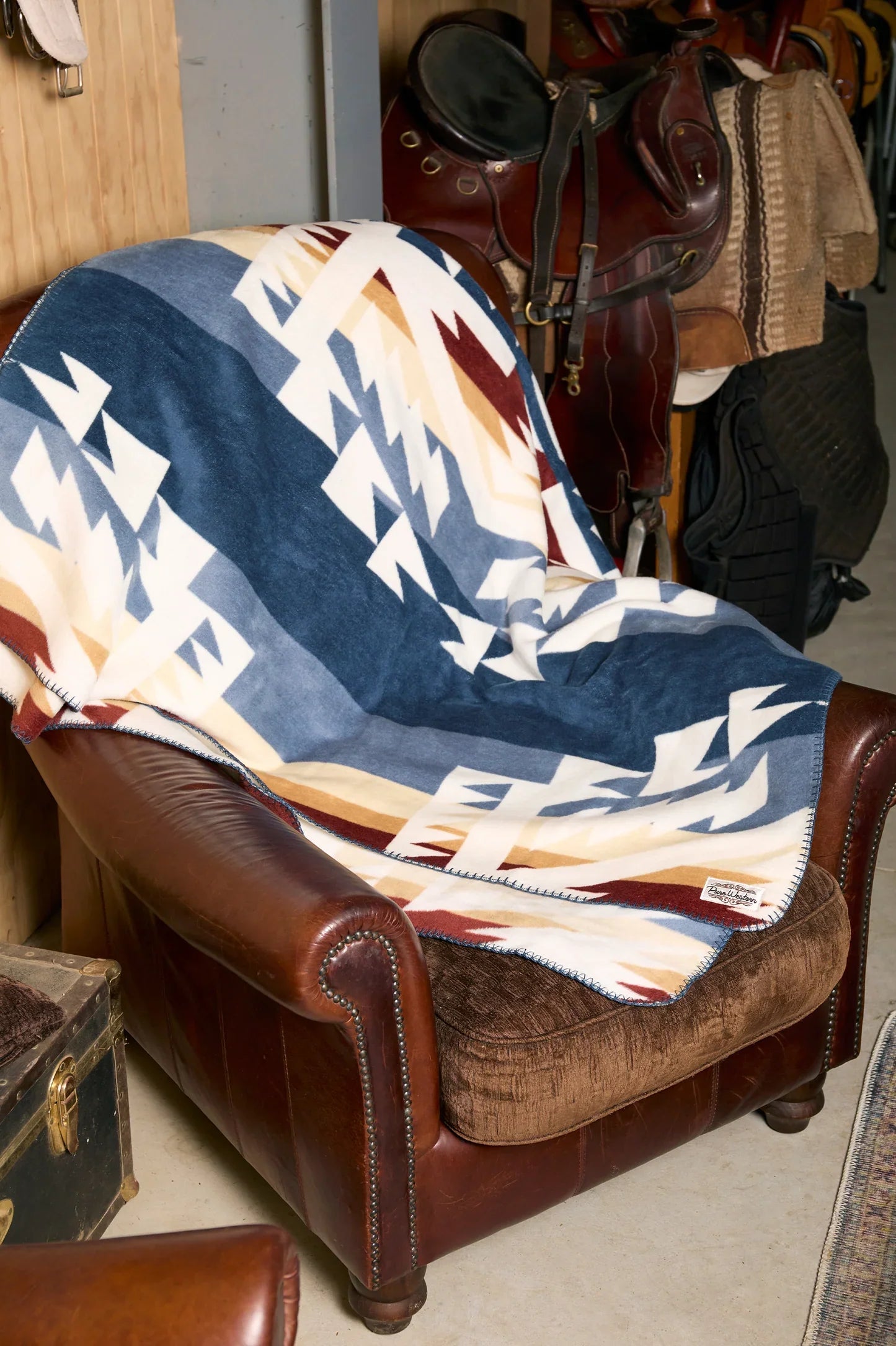 Pure Western Kayce Blanket - Natural/Navy