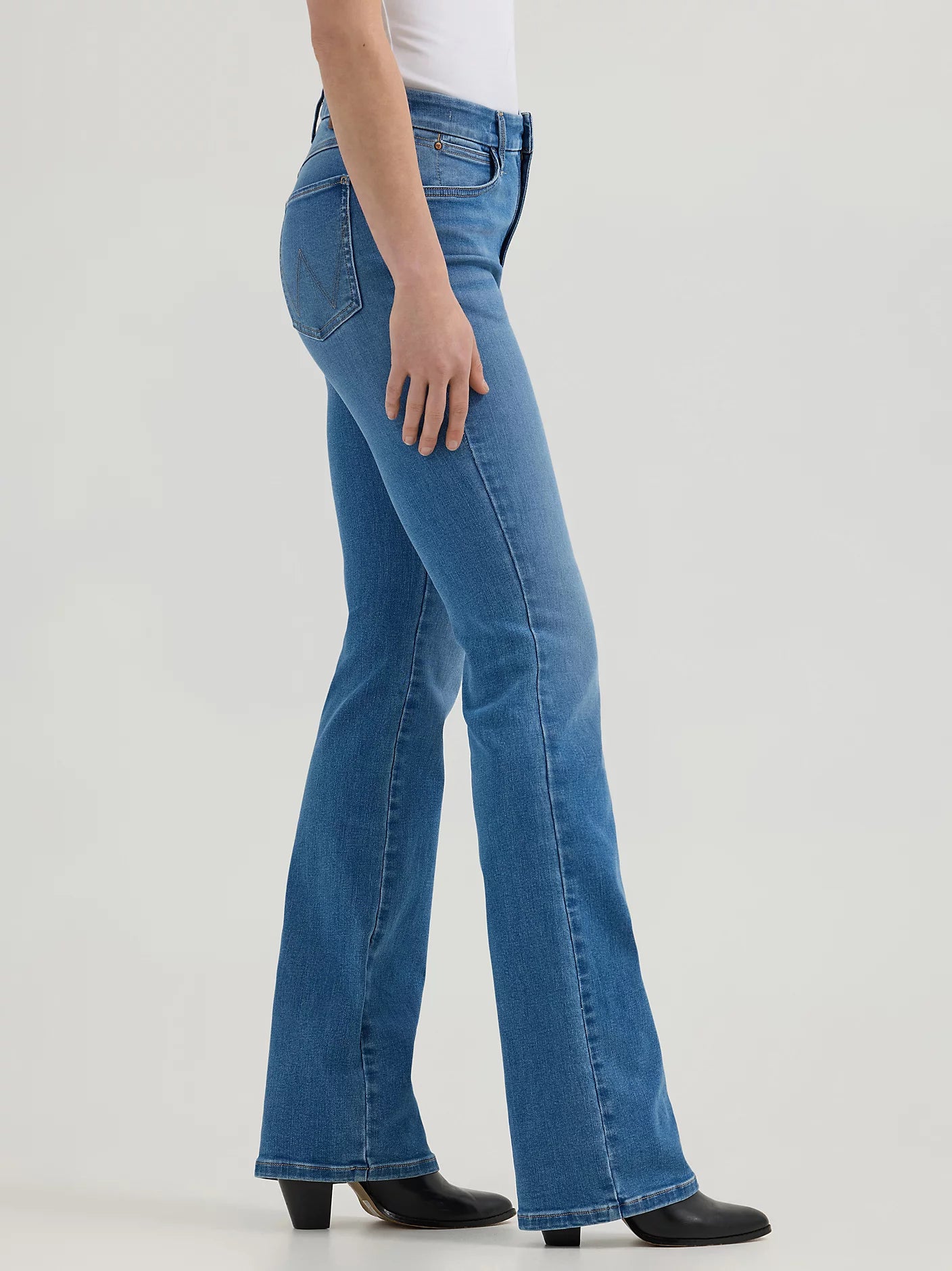 Wrangler Women's Bespoke High Rise Bootcut Jean 32Leg