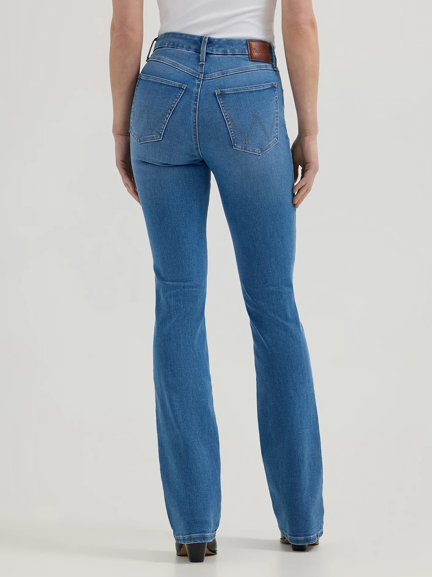 Wrangler Women's Bespoke High Rise Bootcut Jean 32Leg