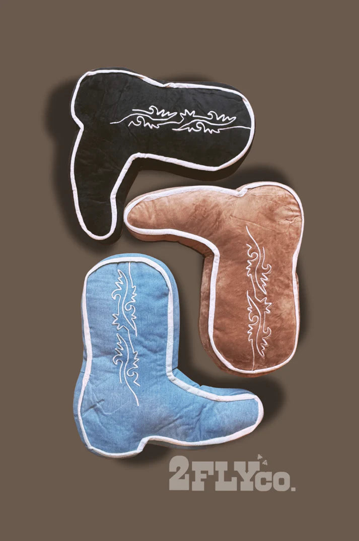 SNOOZY_BOOT_PILLOW1_Saddled Tan