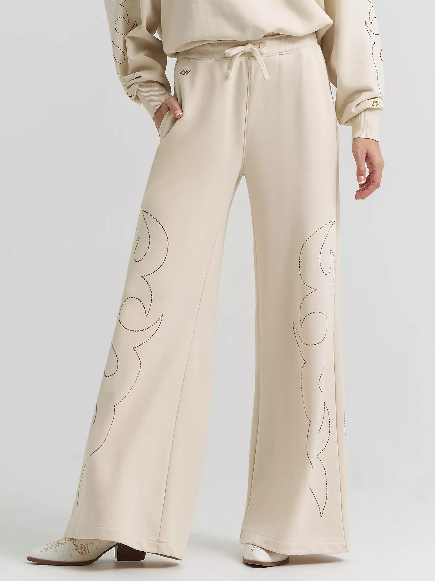 Wrangler® Lainey Wilson x Cowboy Sweatpants - Cocoa Creme