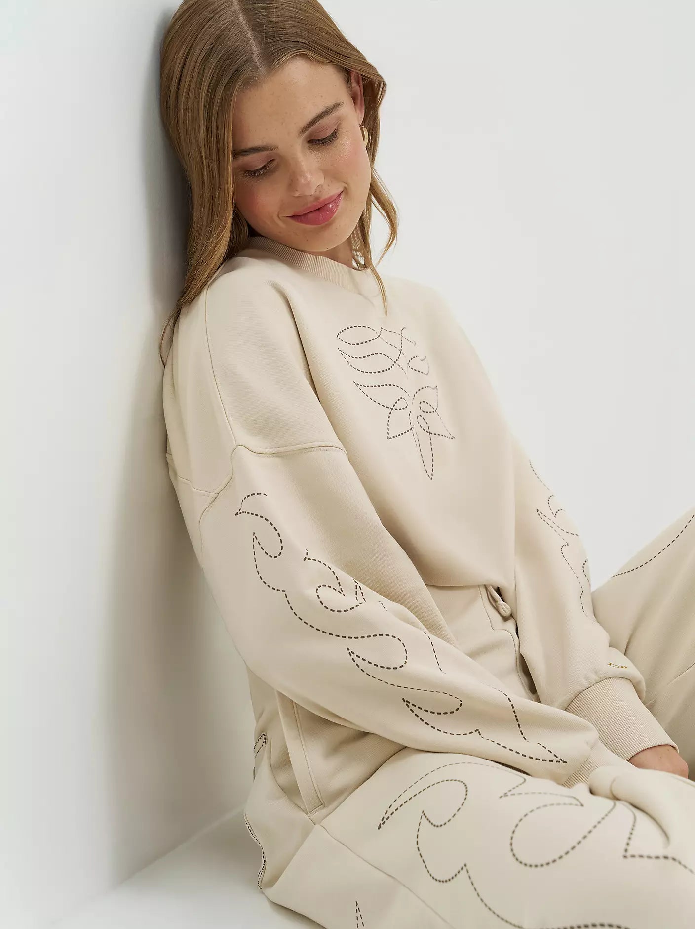 Wrangler® Lainey Wilson Cowboy Sweatshirt - Cocoa Creme