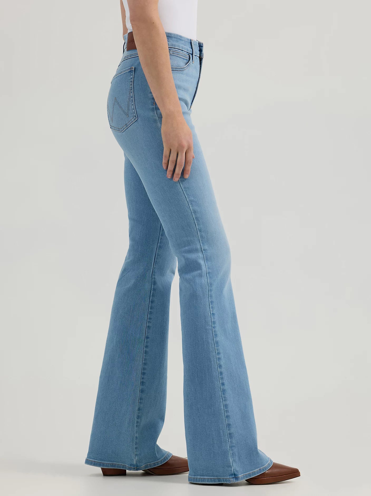 Wrangler Women's Bespoke High Rise Flare Jean 32Leg - Light Blue