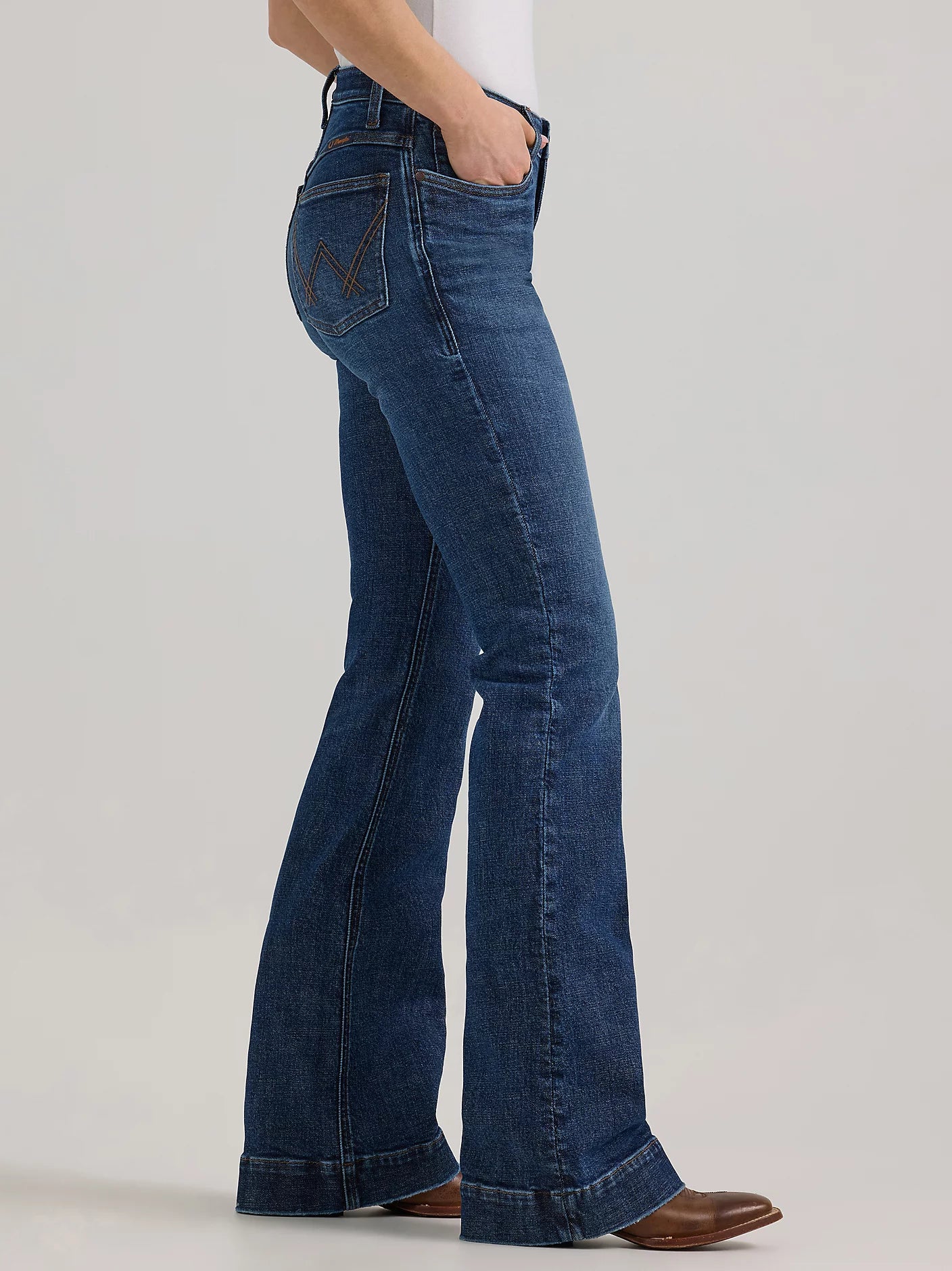 Wrangler Women's Ultimate Riding Jean Willow Mid-Rise Trouser 34Leg